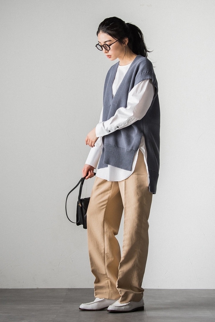 流行りのニュアンスカラーでカジュアルモードに差を