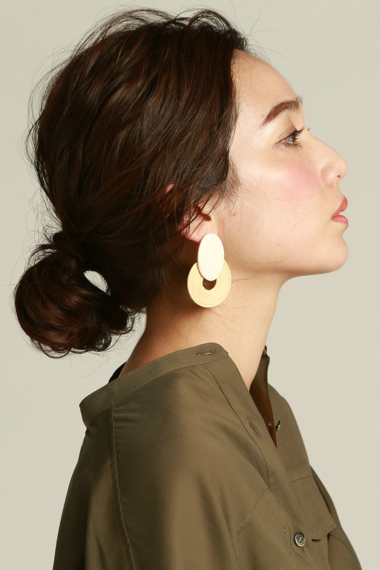 オーバルウッドピアス