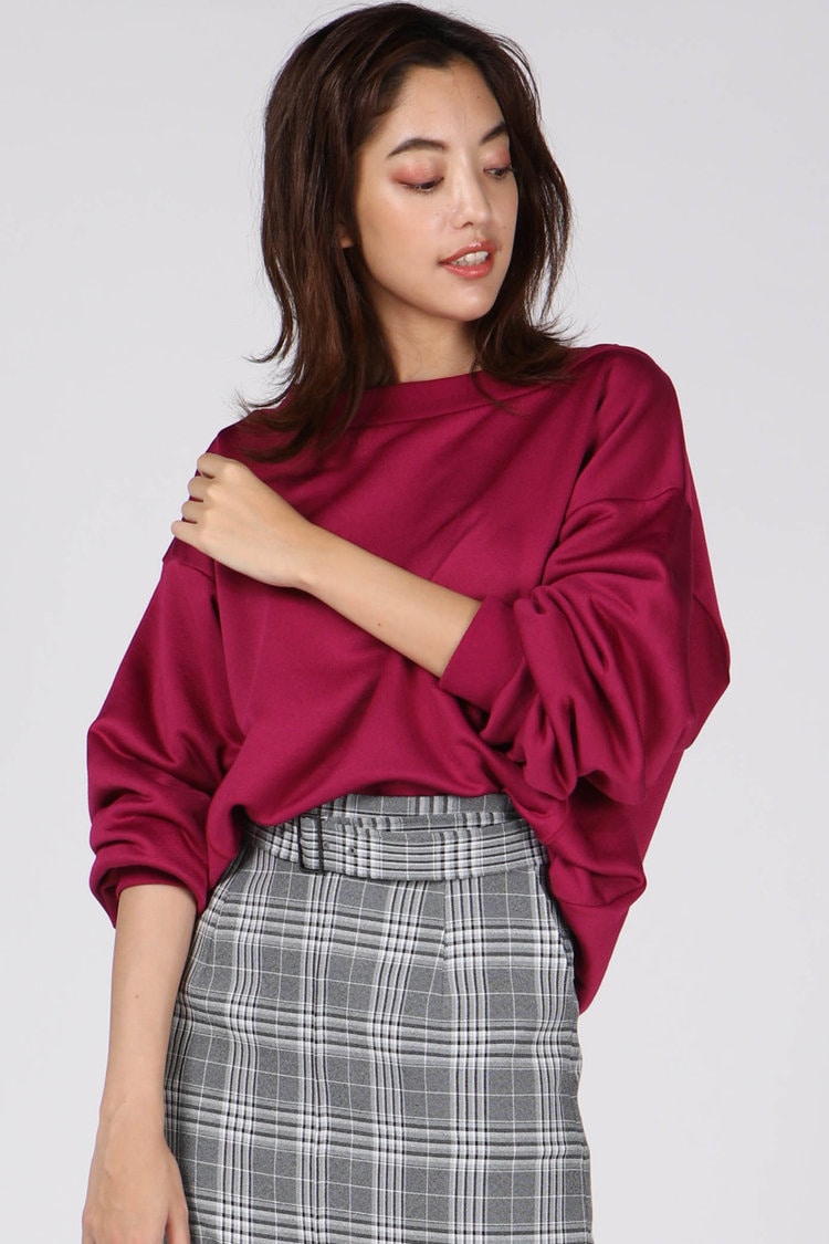 フューシャピンクで透明感をアップ