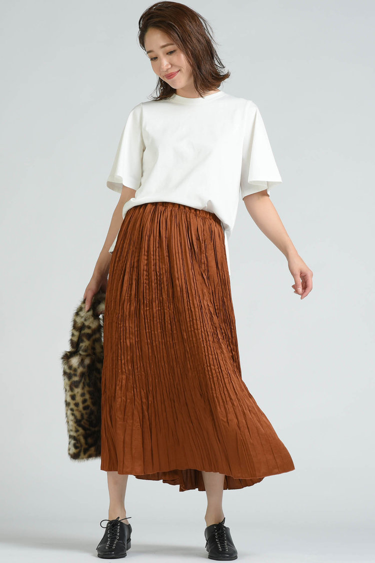 サテン素材でトレンド力をアップ