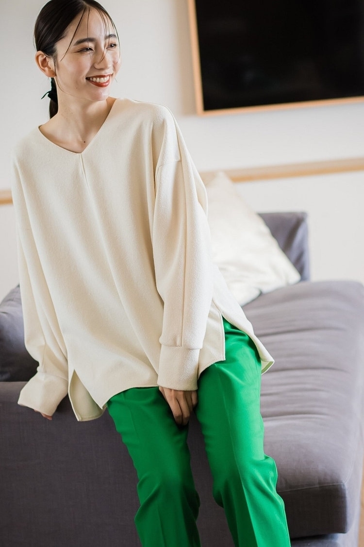 Vネックブークレーダンボ－ルプルオーバー