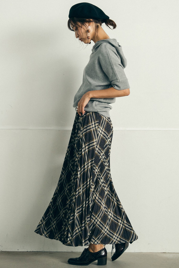 可愛く着ない「プリーツスカート」