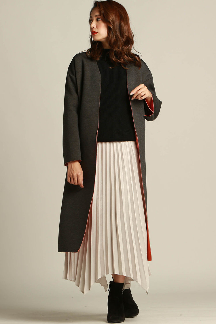 プリーツスカート×オーバーサイズコート