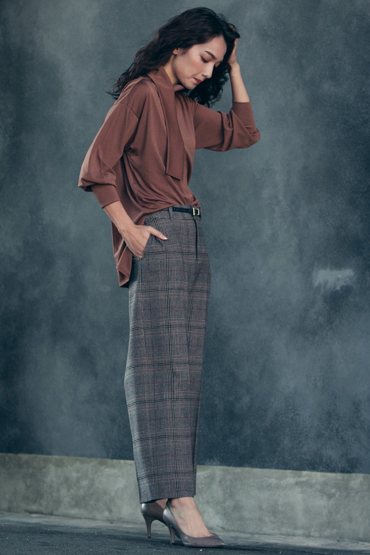 ボウタイブラウス×ワイドパンツ