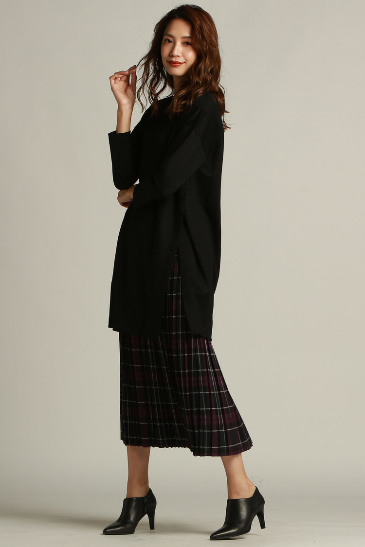 ロング丈トップスをスタイルアップのために