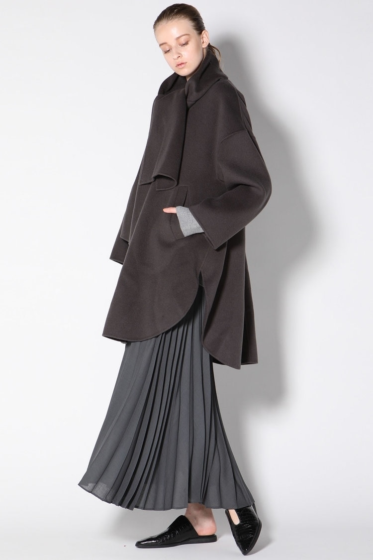 ESSEN.LAUTREAMONT スーパー100’ｓシャルムビーバーストール付ケープコート