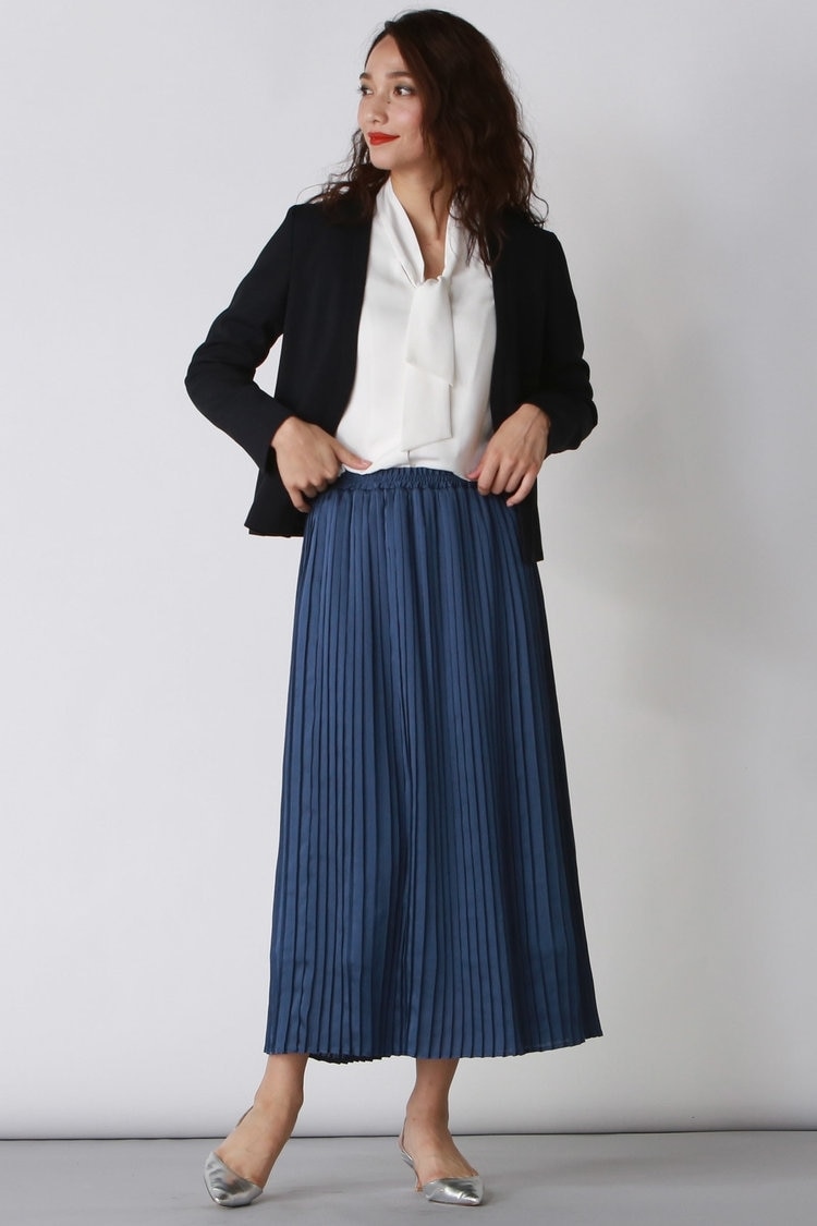 LAUTREAMONT 秋のスカートルック