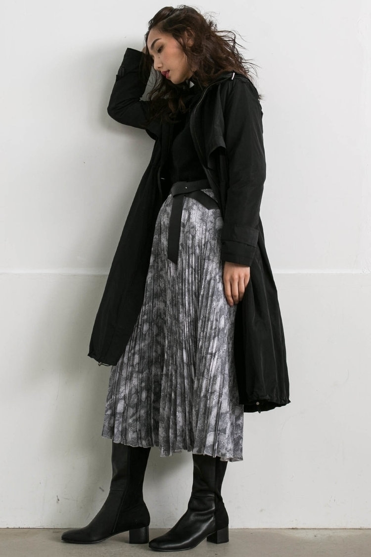 LAUTREAMONT 冬のスカートルック