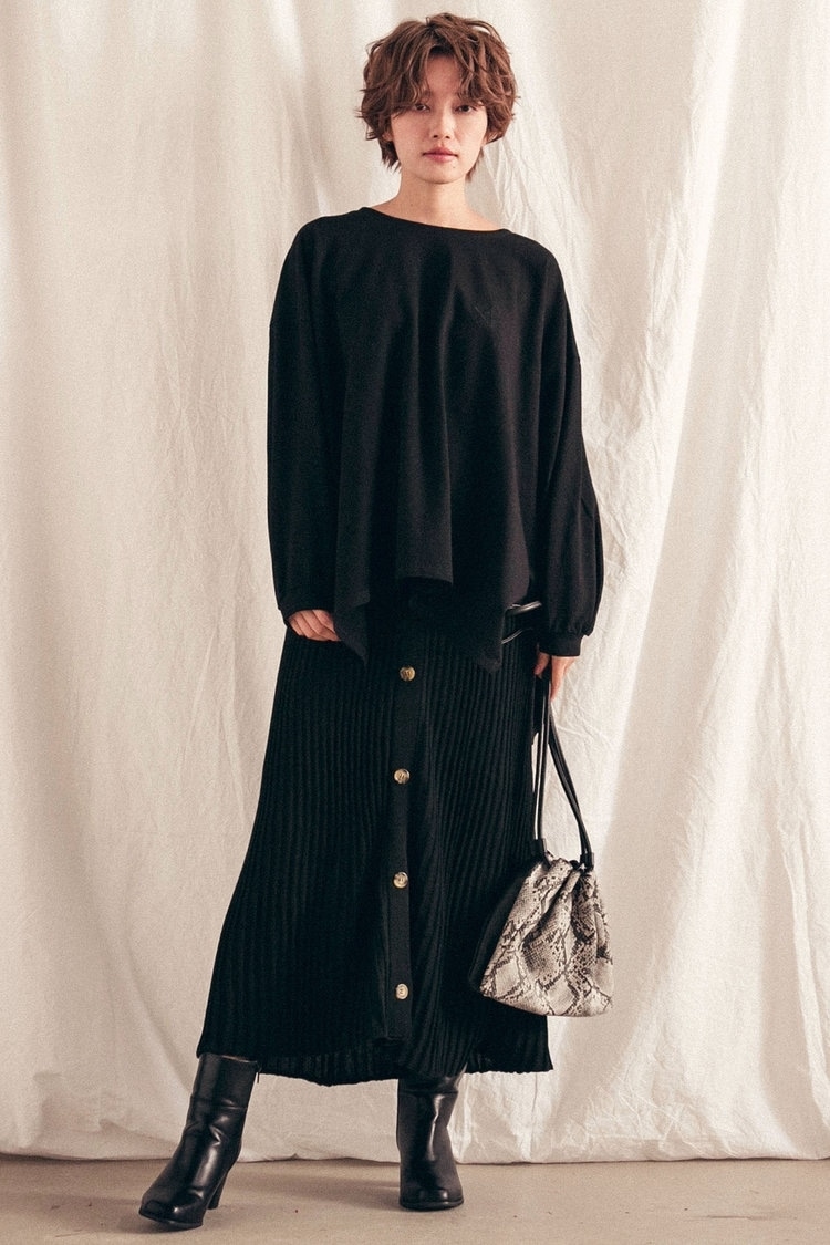 LIPSTAR 秋のスカートルック