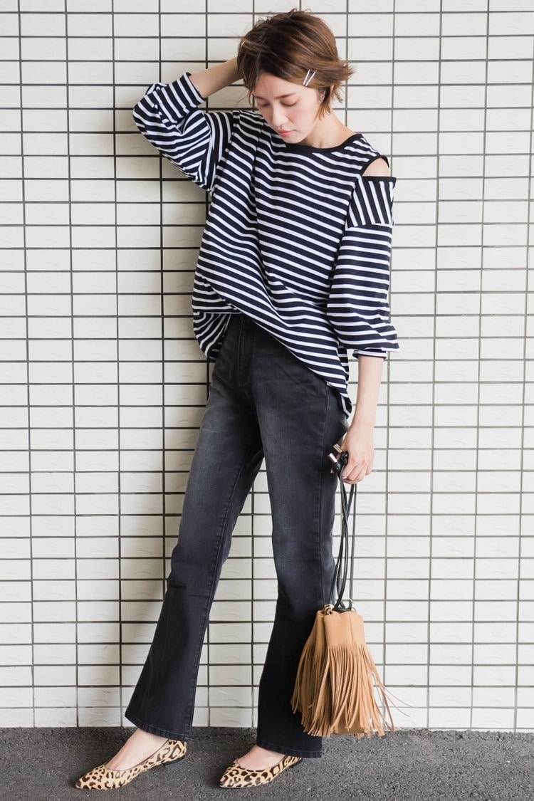 ブラックデニムでワントーン