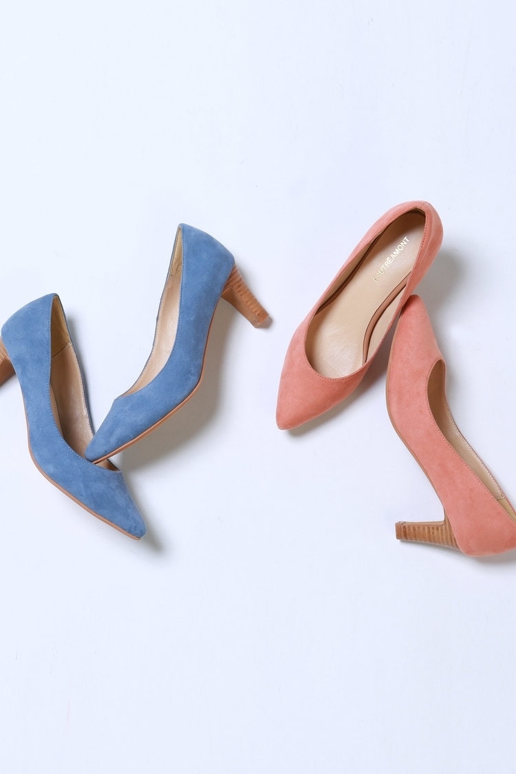 足元は女っぷり高めのピンヒールで