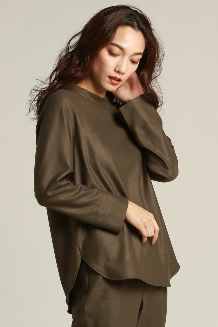 ブラウス×ガウチョパンツ