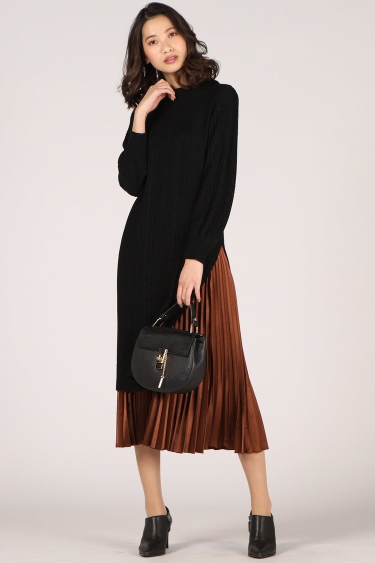 冬スタイルにメリハリをつける「プリーツスカート」