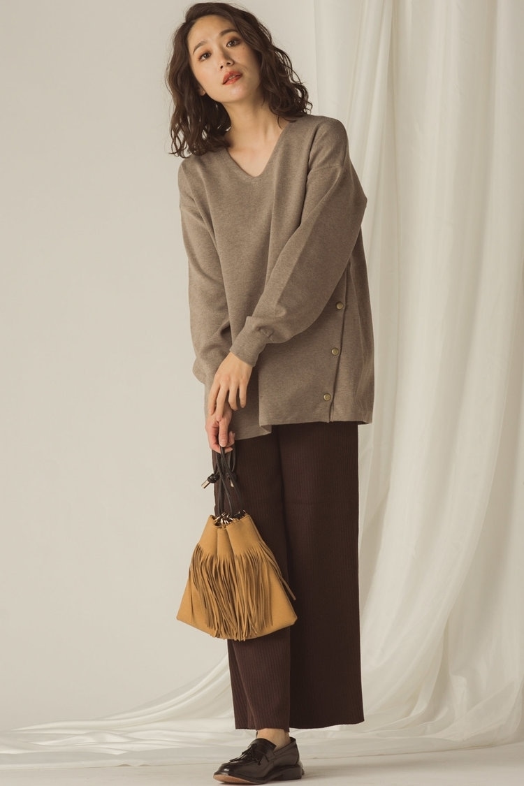 全身ブラウンのワントーンコーデ