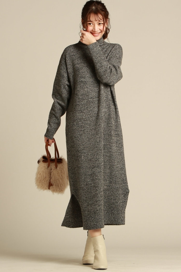 ゆったりニットワンピでリラックス