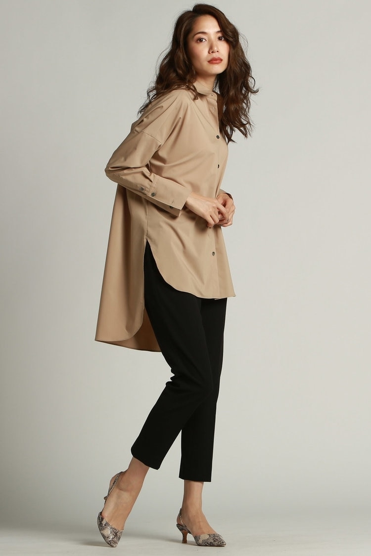 後ろ切替ドロップ襟抜きシャツ