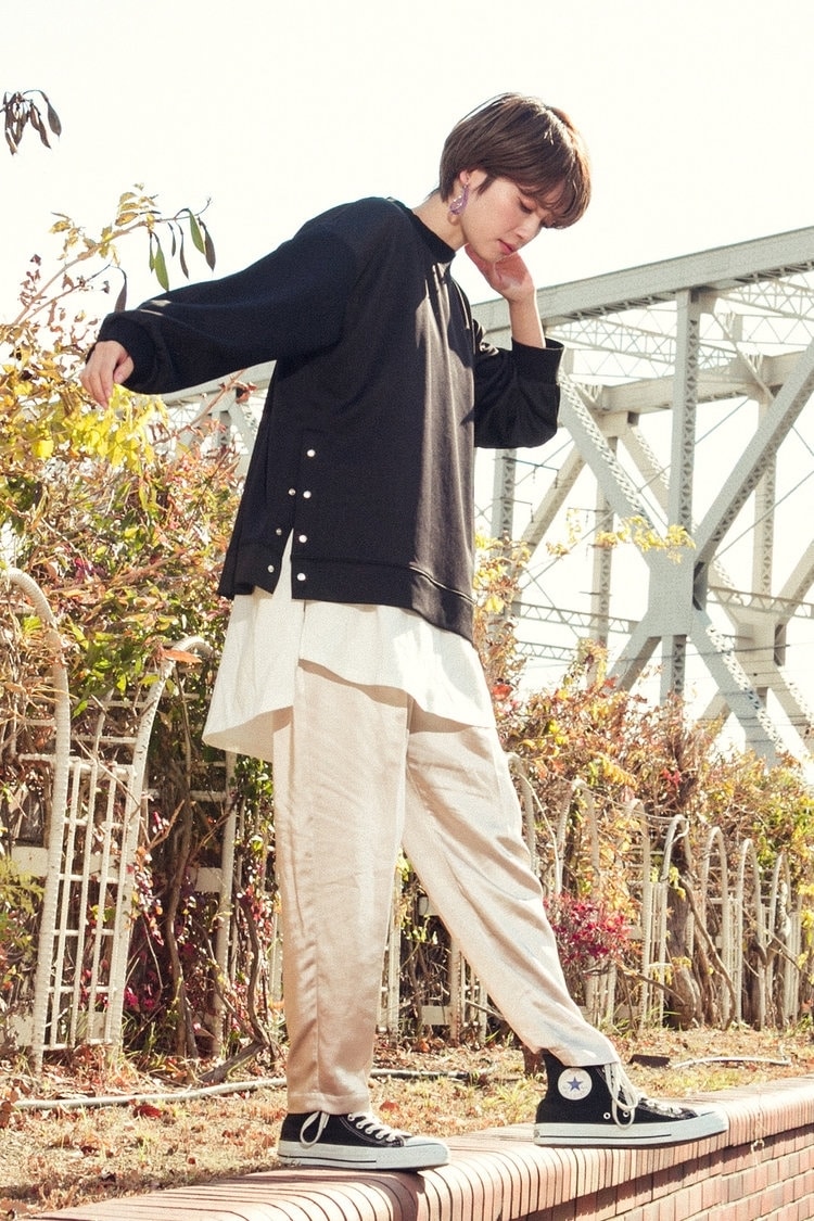 サイドボタンダンボールニットカットソー