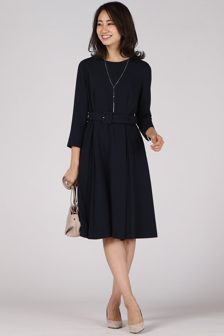 プリーツ使いワンピース