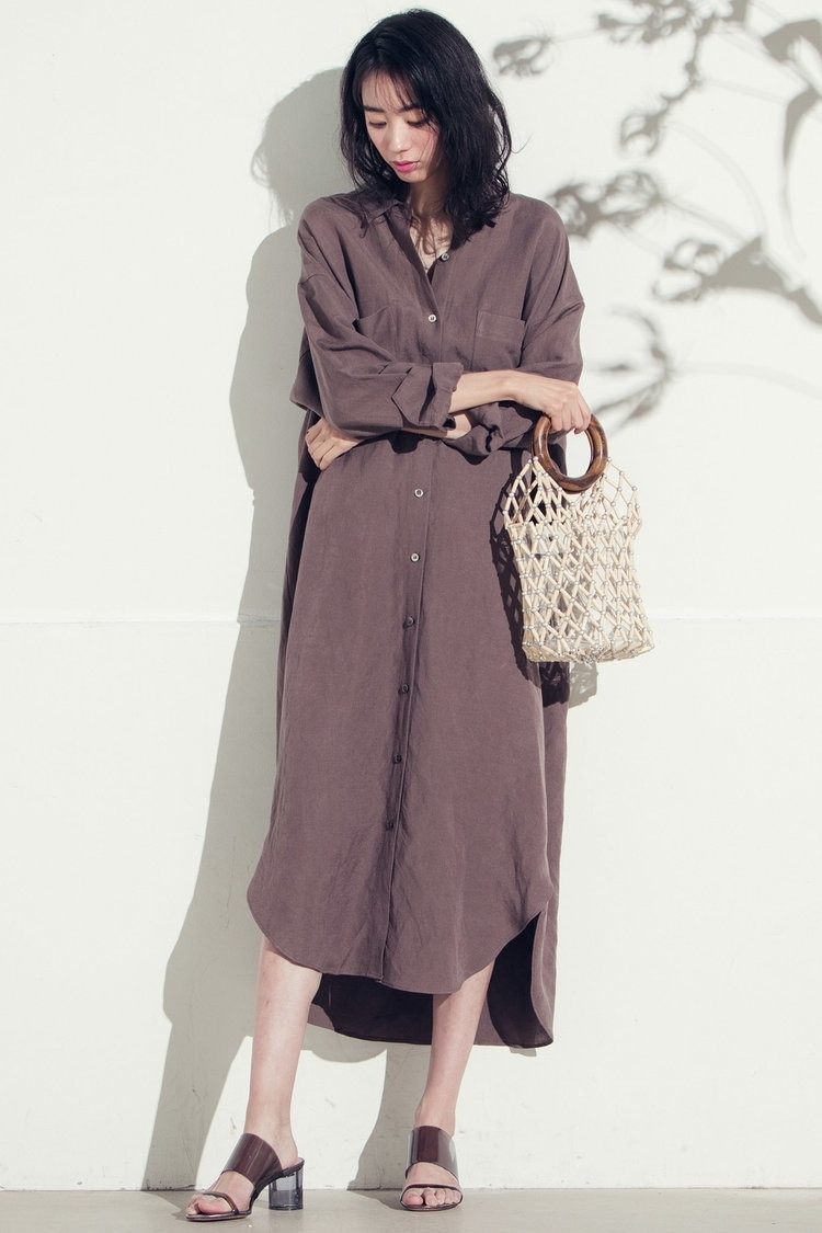 大人の抜けをつくる「ブラウン」