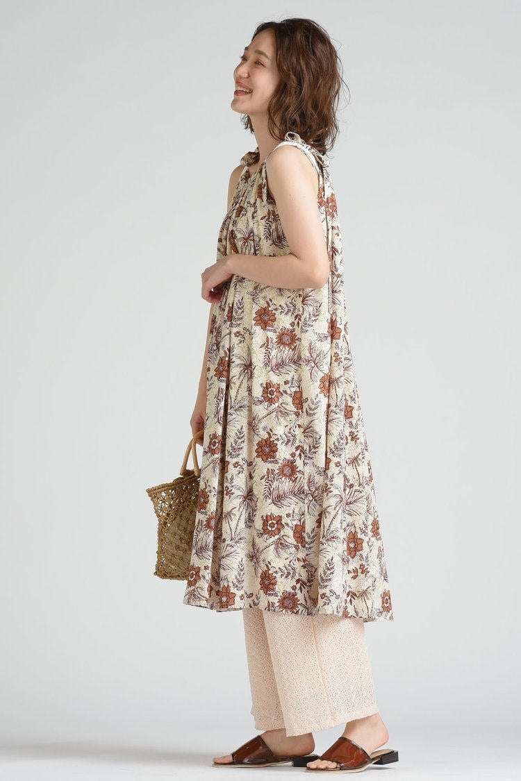 自然を感じさせる「ボタニカル柄」