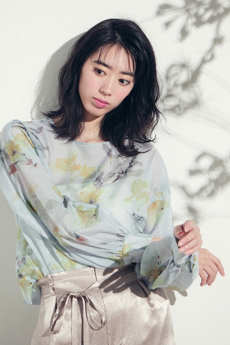 自然を感じさせる「ボタニカル柄」