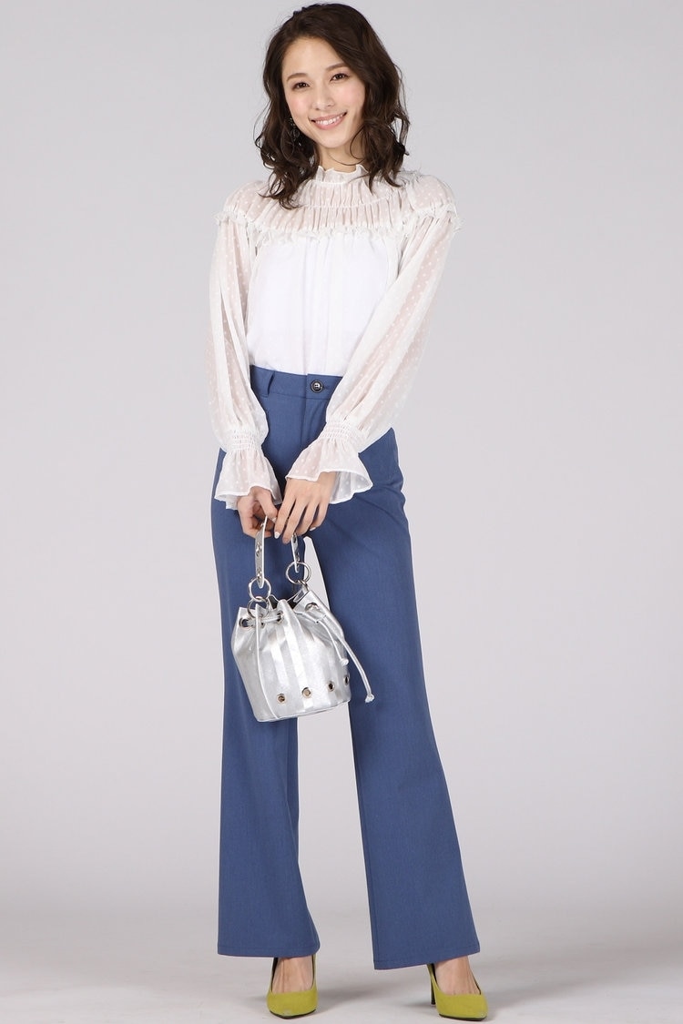 ドライギャバ裾フレアパンツ