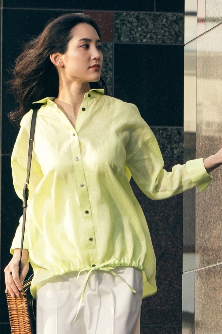 サラッと快適な“リネントップス”を主役に