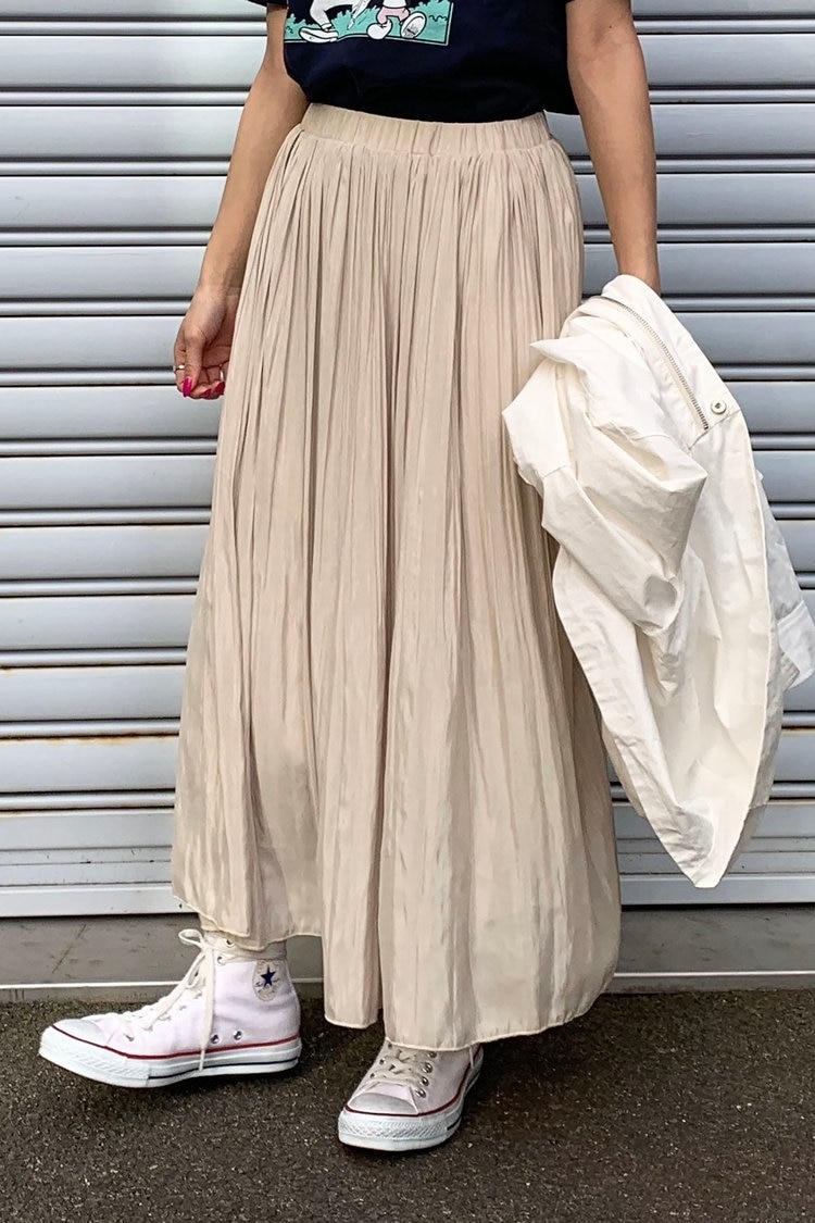 プリーツスカートでおしゃれに