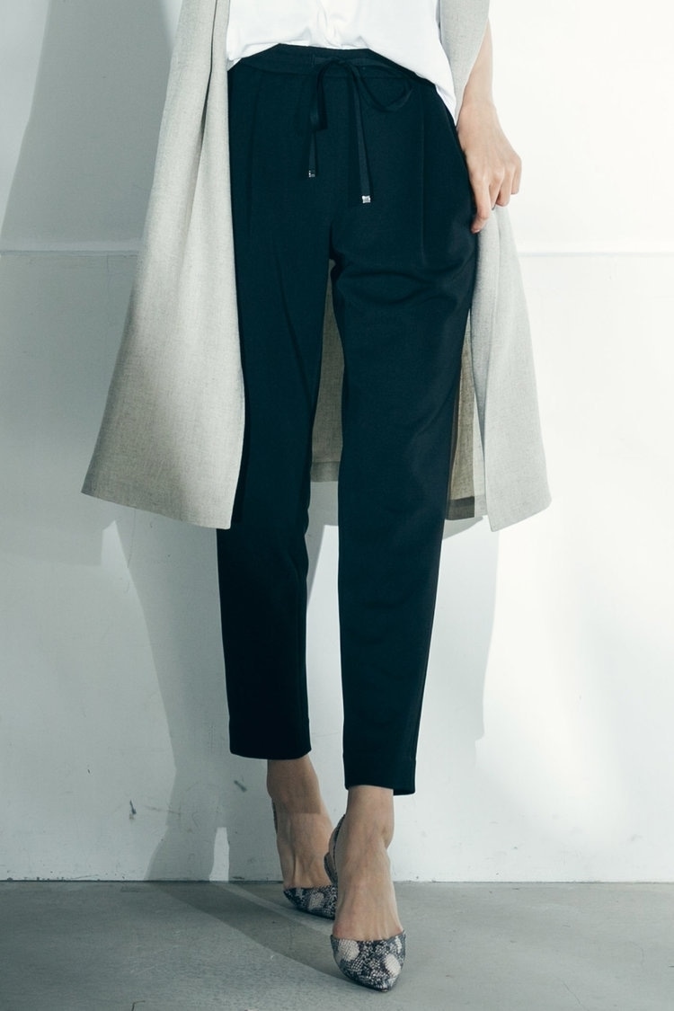 テーパードパンツは頼れる味方