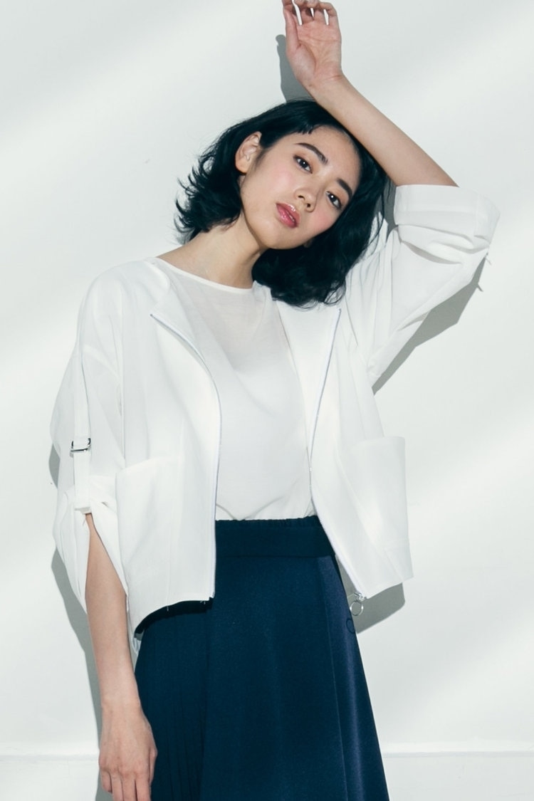 技ありデザインのブルゾンで寒さ対策