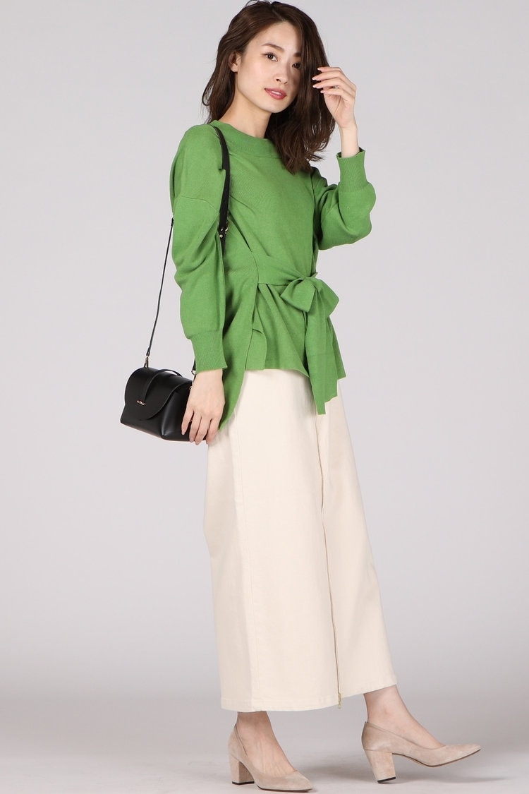 秋冬に着る“ライトカラー”で華やかに