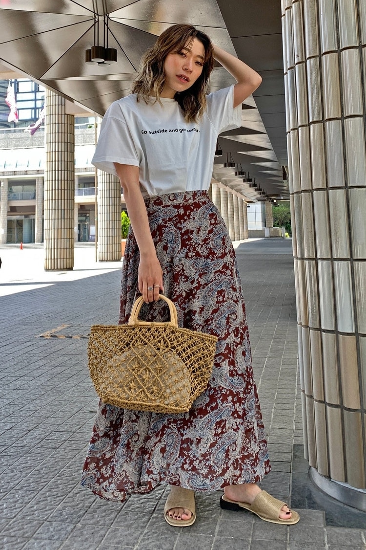 ぽっこり「下腹」は柄ボトムで視線を分散