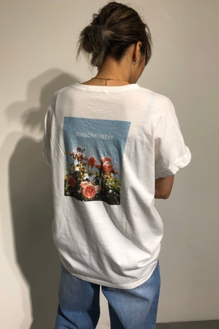 LIPSTAR フラワーフォトTシャツ