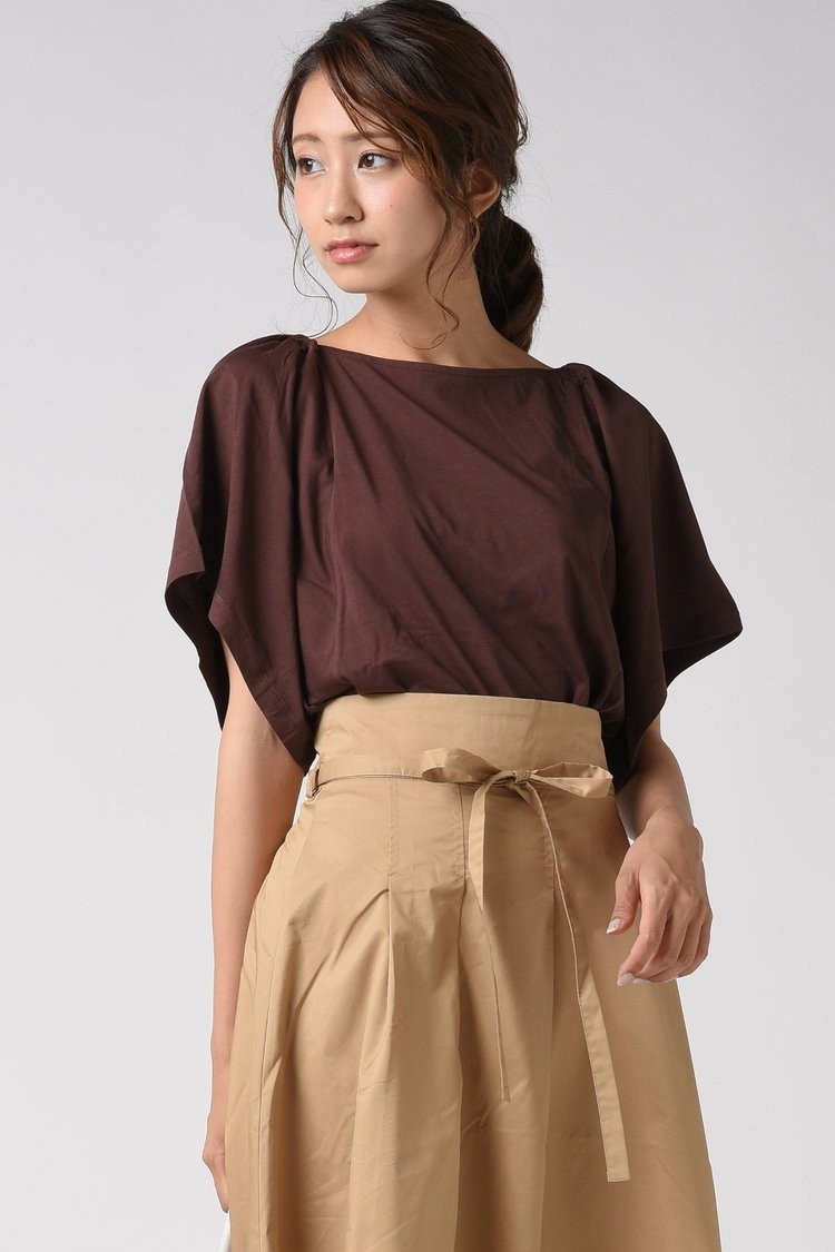 「Tシャツ」のオフィスカジュアル