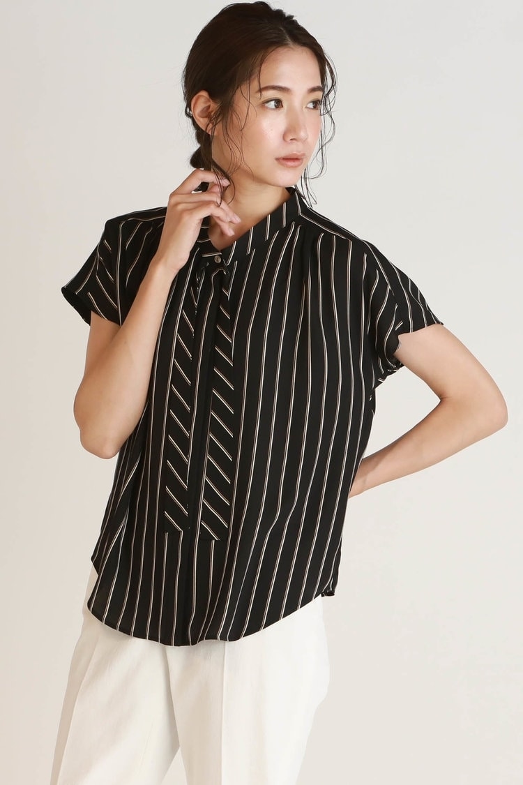 ストライプ柄を味方にIラインで細見せを