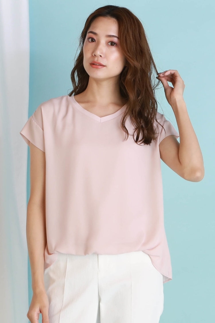 週3で取り入れたいVネックはマスト！