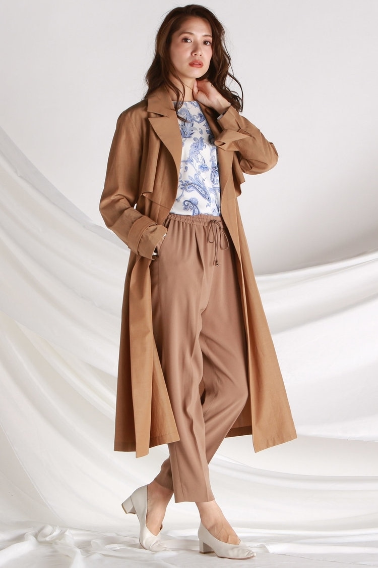 テーパードパンツなら、センタープレスorタック入りをチョイス