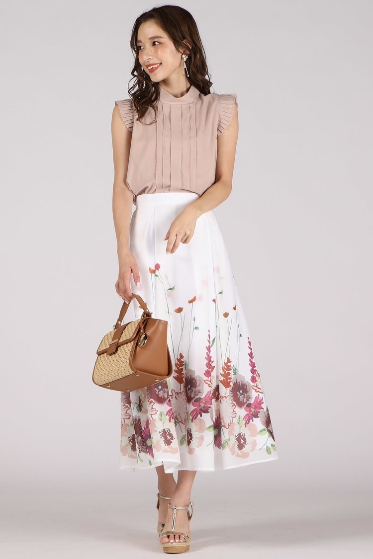 袖コンシャスブラウス×スカート