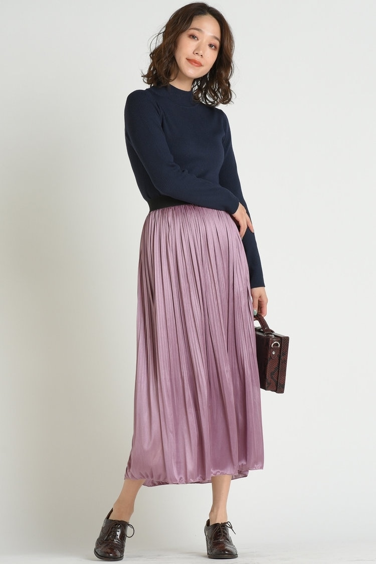 コンパクトトップス×プリーツワンピース