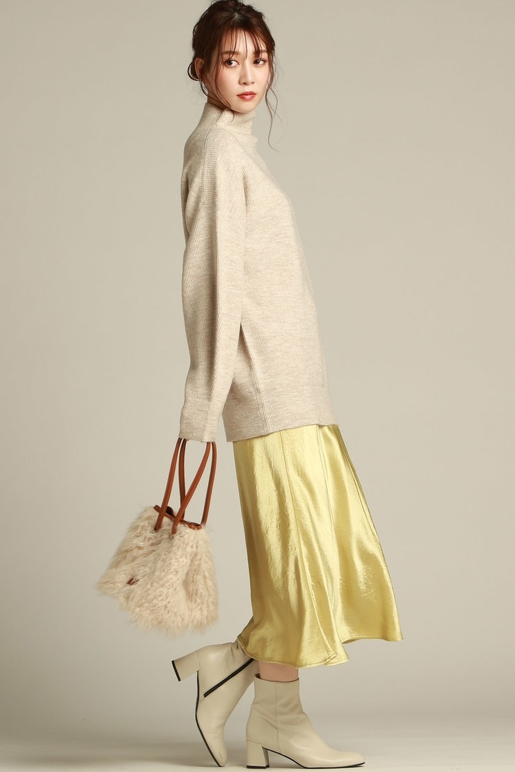 タートルネックで女度を上げる