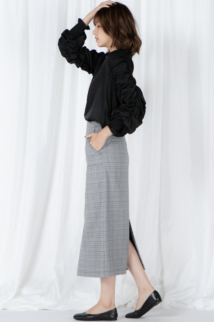 袖ギャザーシャツ