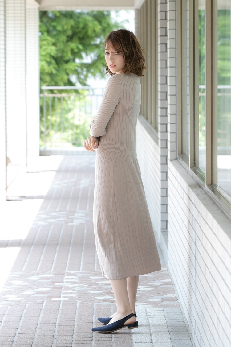 思わず抱きしめたくなる「ニットワンピ」を主役に