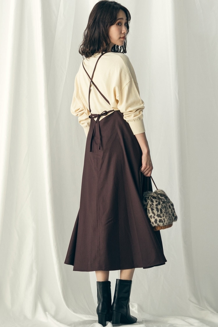 「サスペ付きスカート」で新鮮に