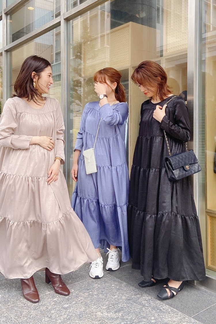 ピーチサテンティアードワンピース