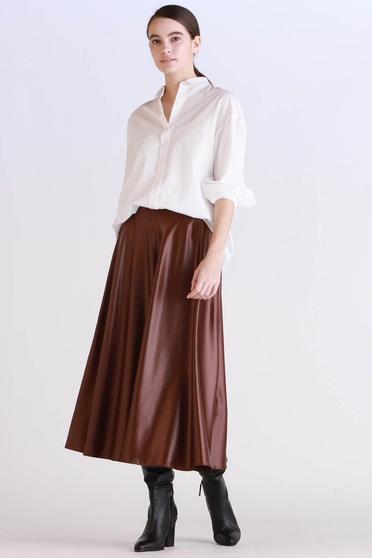 シルックヴィスミーレザーライクサテンスカート