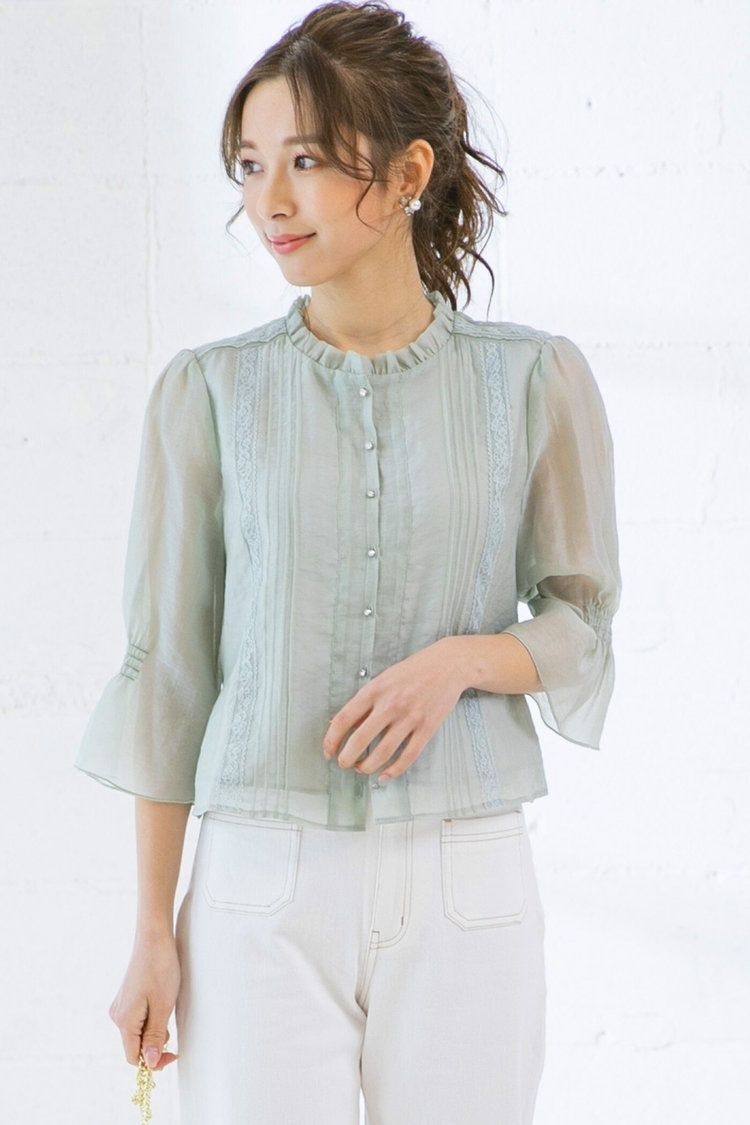 レース使いエアリーブラウス QUEENS COURT