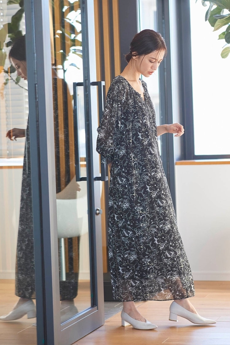 《大草直子さんコラボ【OWN】4th Collection》ボタニカルプリントワンピース LAUTREAMONT