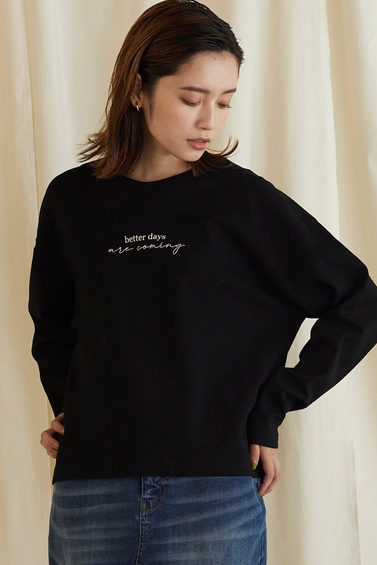 ロゴプリントロングTシャツ LIPSTART
