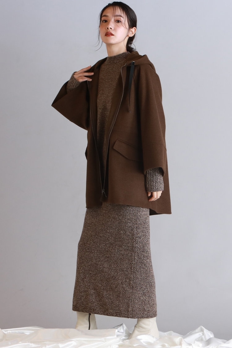 デスクワーク日はニットアップでリラックス