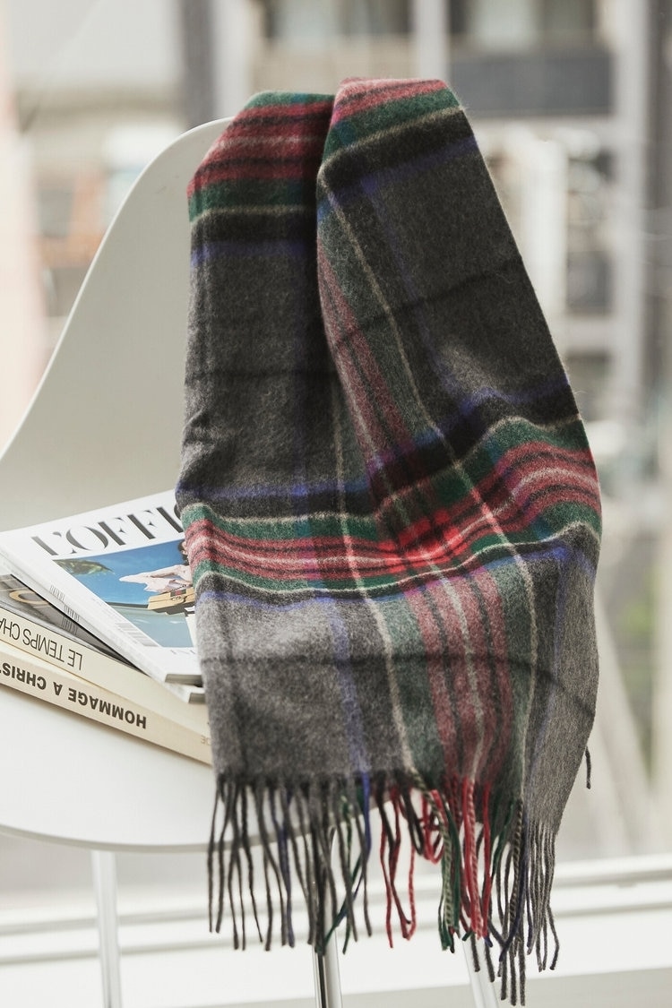 チェック柄ストール